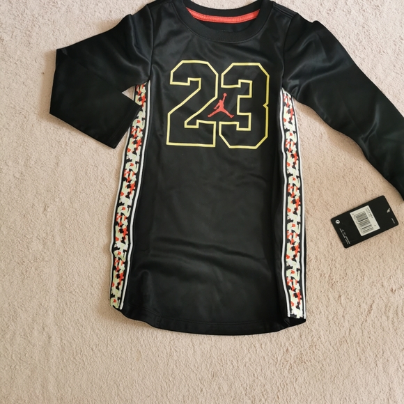 2/60 Jordan little girl sweater dress 4t - Picture 6 of 11